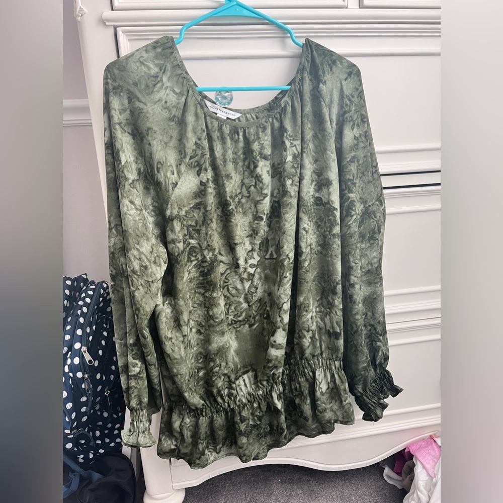 Counterparts Women’s Top Size XL